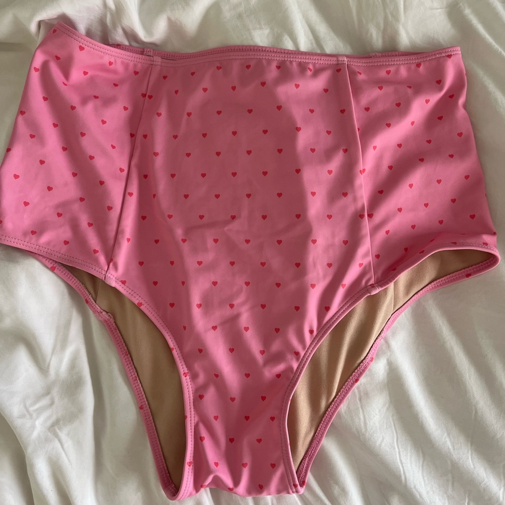 Kortni Jeane Pink Hearts Cut High bottoms